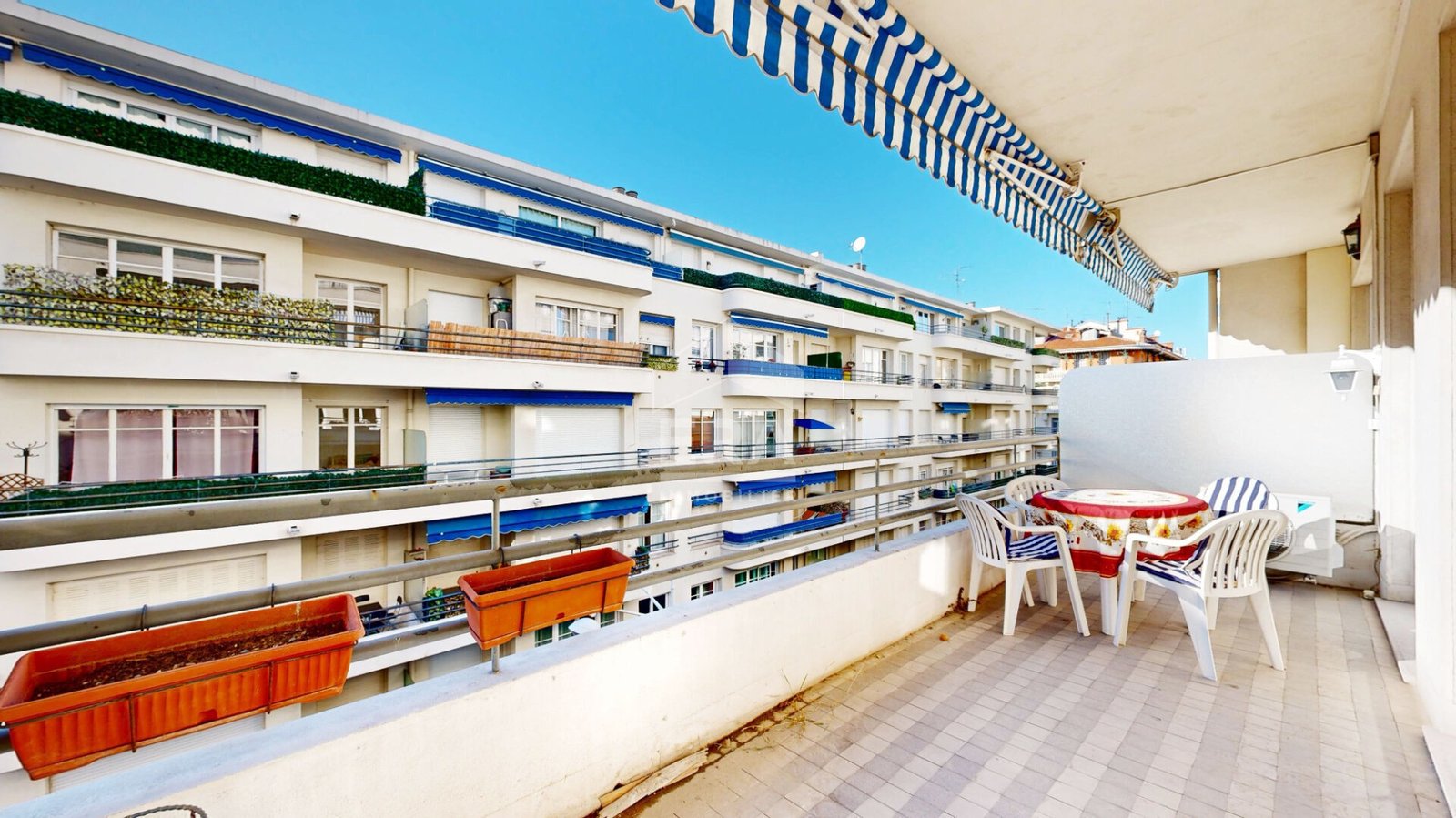 Property photo in Carre d'Or