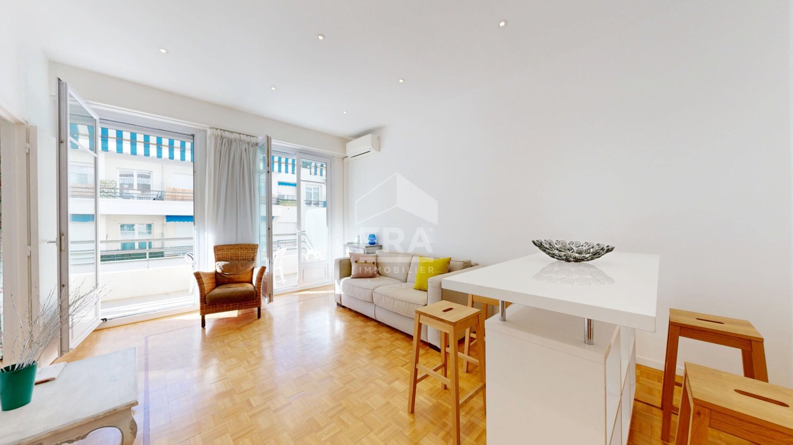 Property photo in Carre d'Or