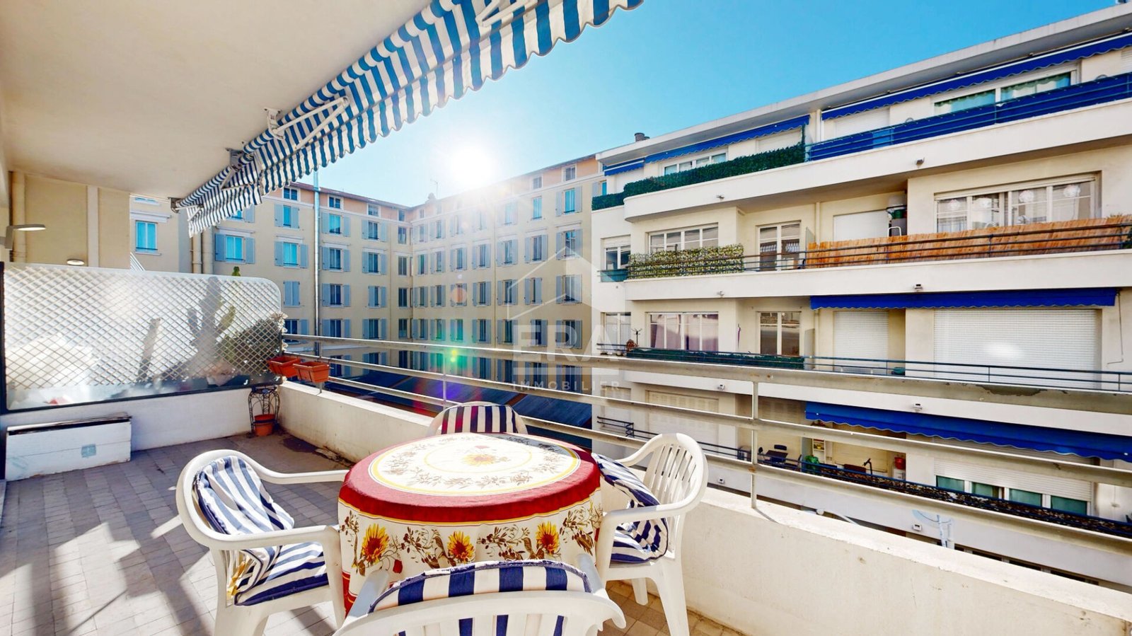 Property photo in Carre d'Or