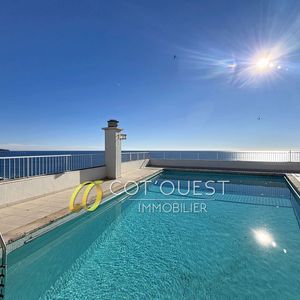 Property in Carre d'Or