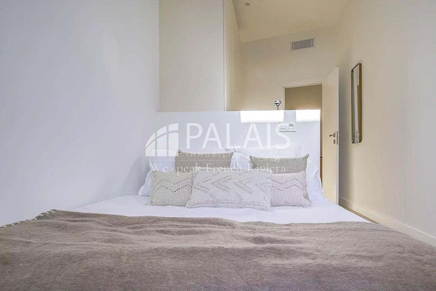 Property photo in Port