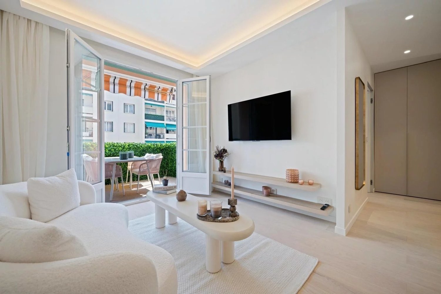 Property photo in Port