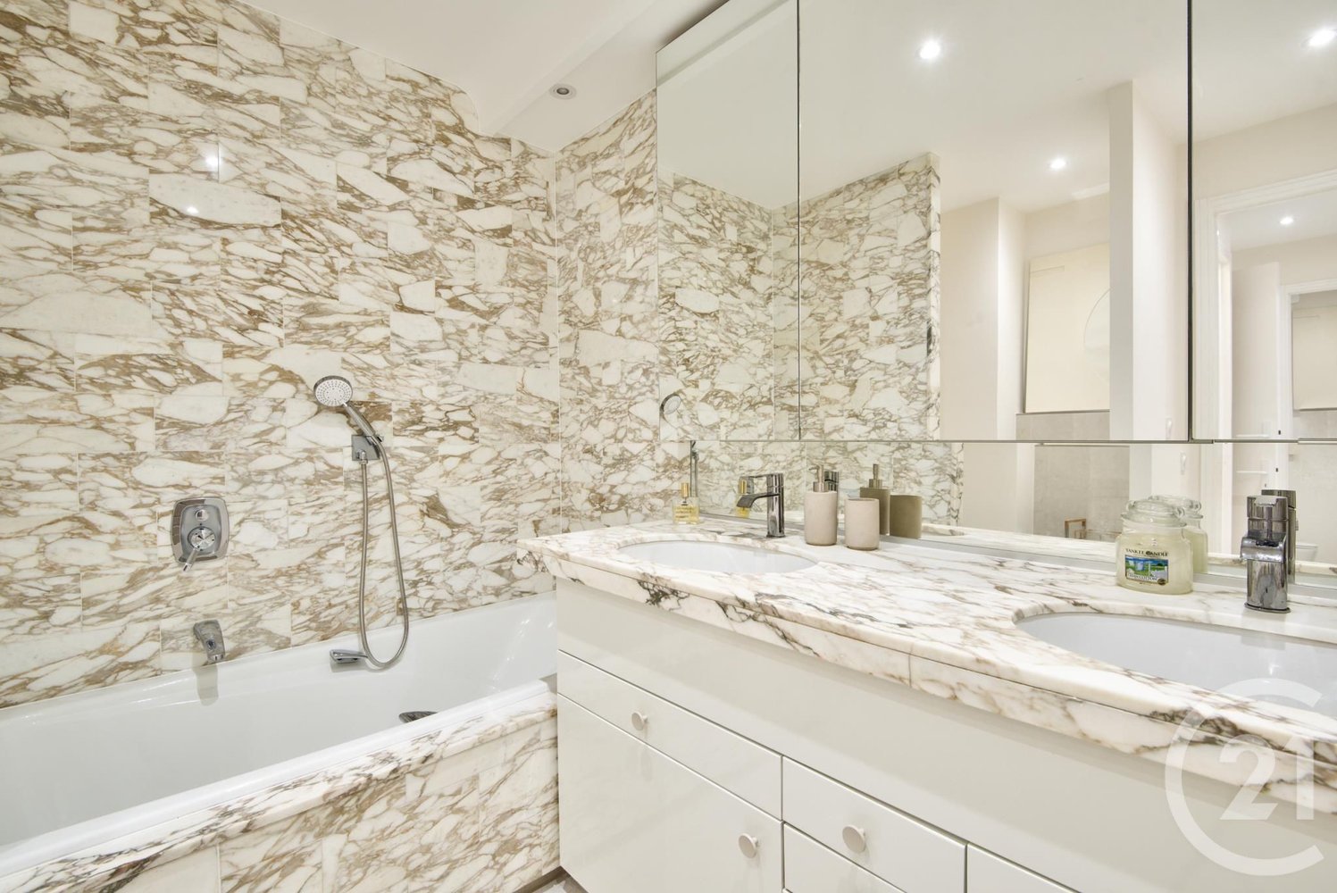 Property photo in Carre d'Argent