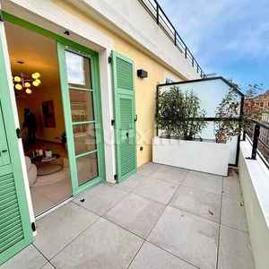 Property in Carre d'Argent