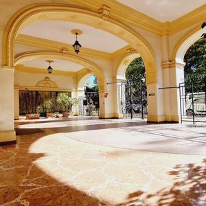 Property in Carre d'Argent