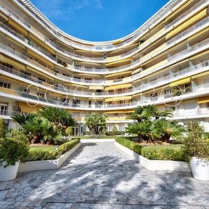 Property in Carre d'Argent