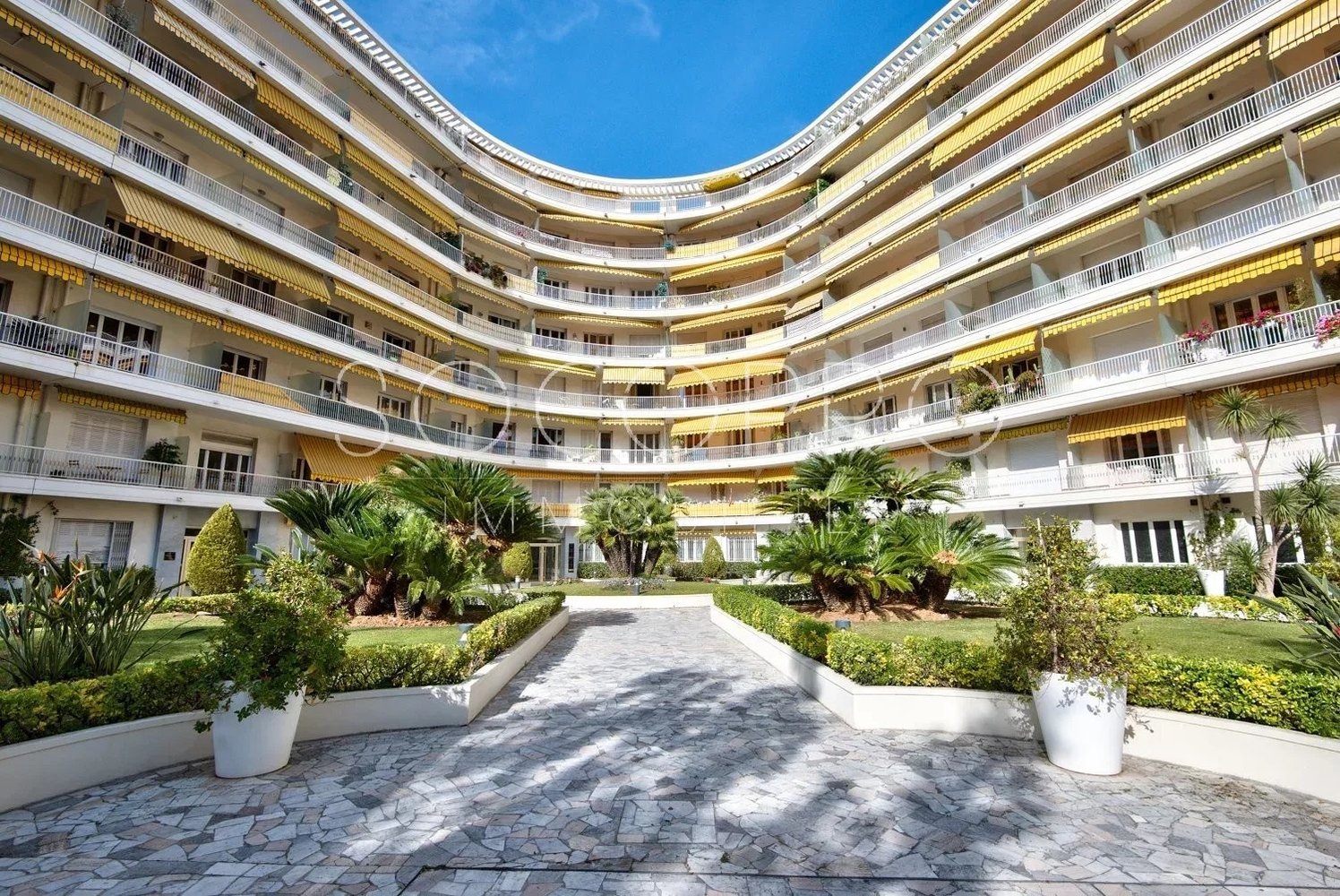 Property photo in Carre d'Argent