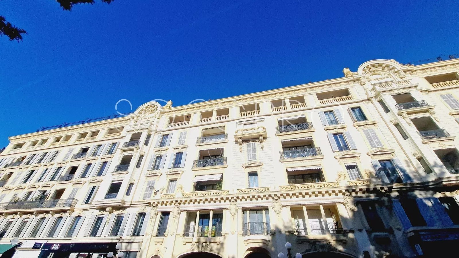 Property photo in Carre d'Argent