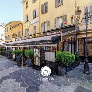 Property in Carre d'Or