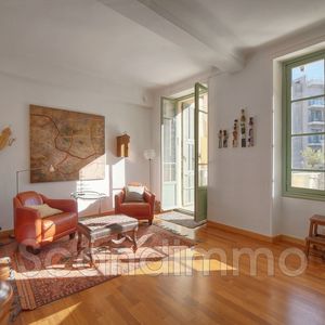 Property in Carre d'Or