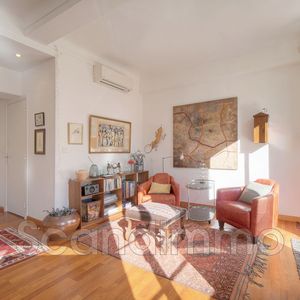 Property in Carre d'Or