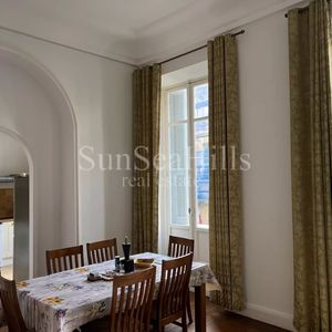 Property in Carre d'Or