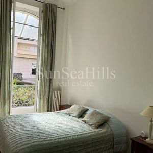 Property in Carre d'Or