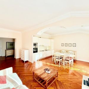 Property in Carre d'Or