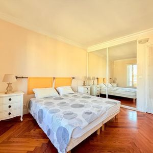 Property in Carre d'Or