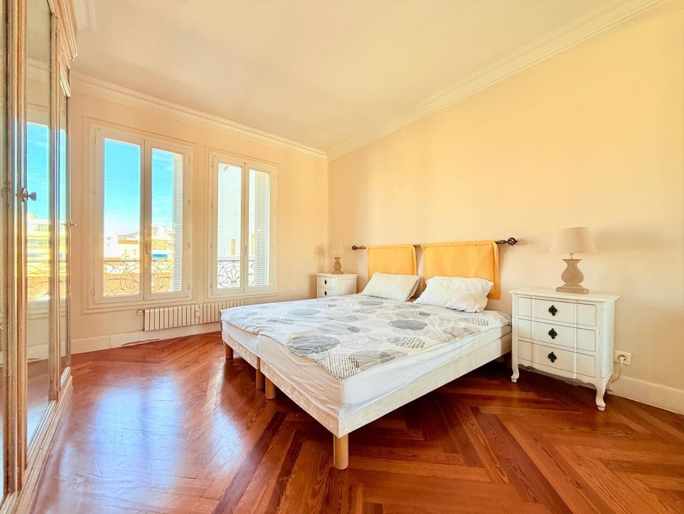 Property photo in Carre d'Or