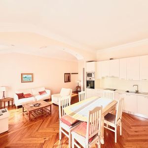 Property in Carre d'Or