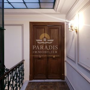 Property in Carre d'Or