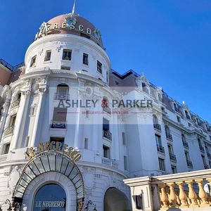 Property in Carre d'Or