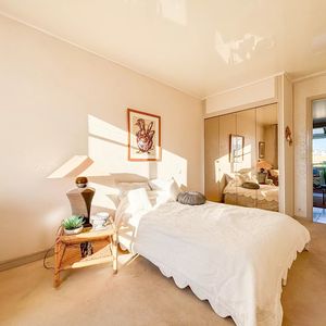 Property in Carre d'Or