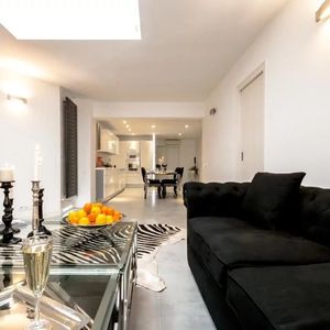 Property in Carre d'Or