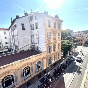 Property in Carre d'Or