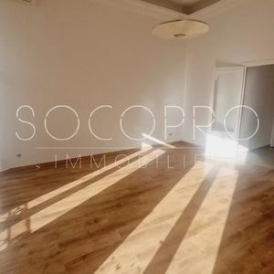 Property in Carre d'Or