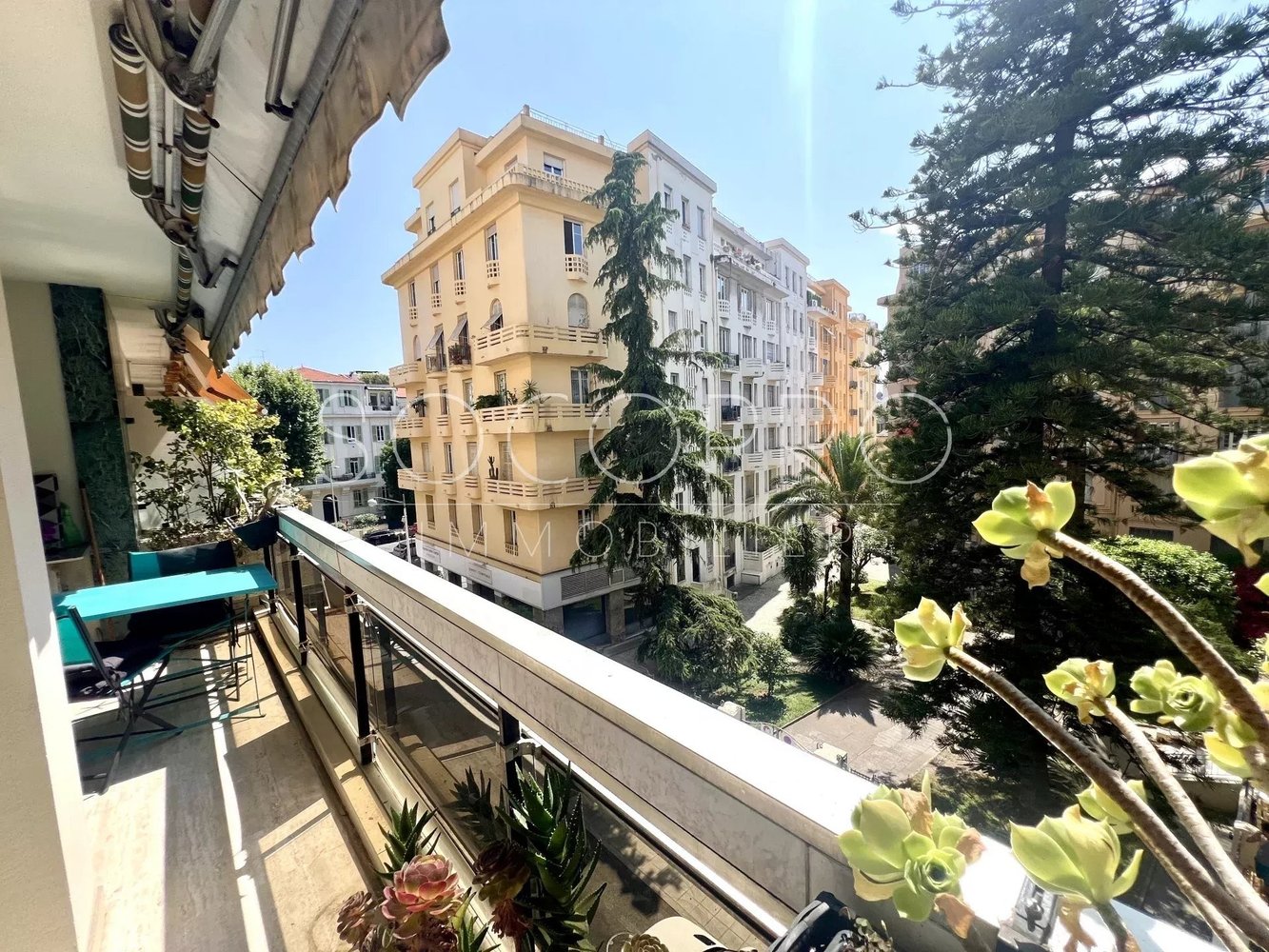 Property photo in Carre d'Or