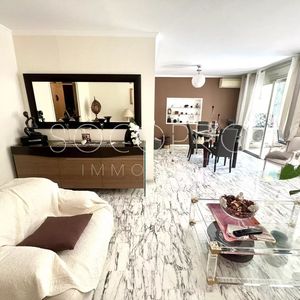 Property in Carre d'Or