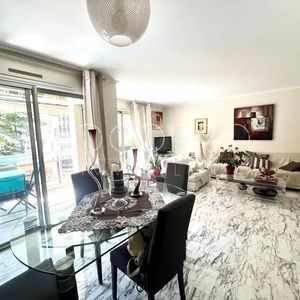 Property in Carre d'Or