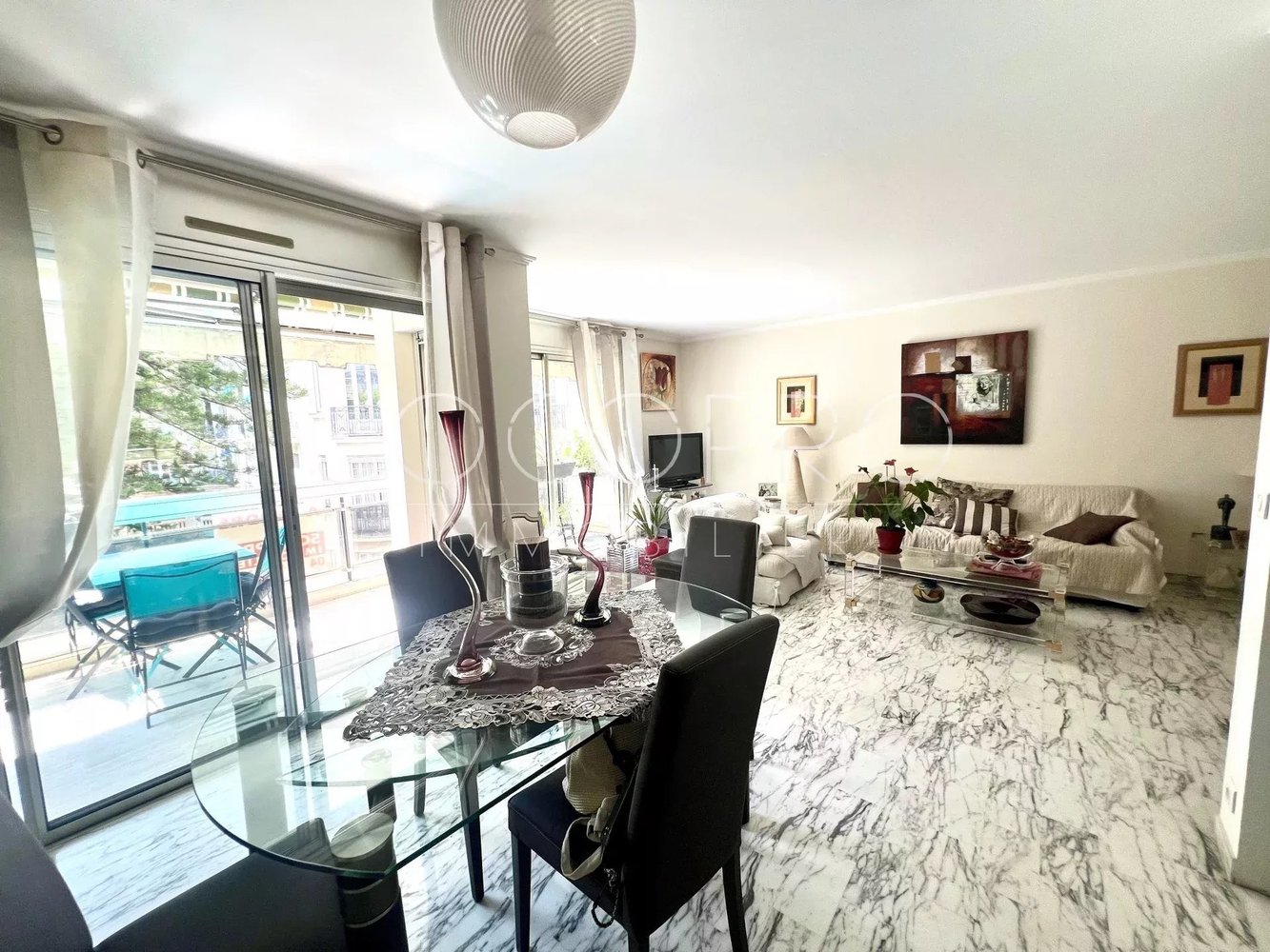 Property photo in Carre d'Or