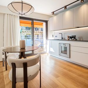 Property in Carre d'Or