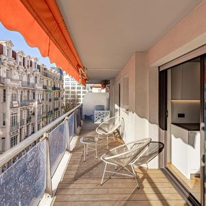 Property in Carre d'Or