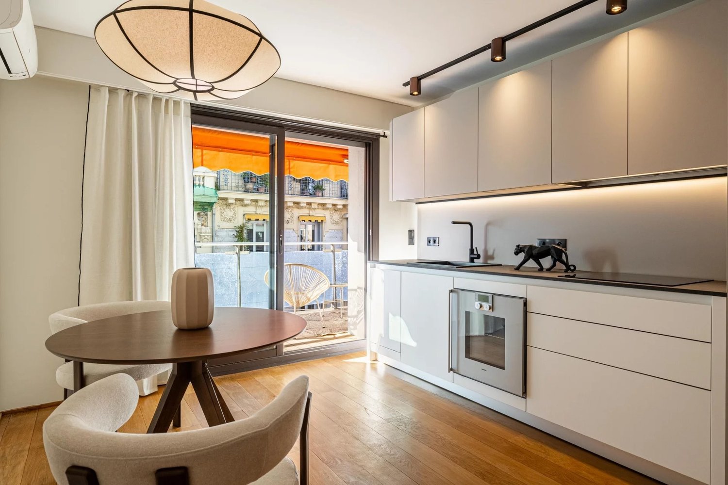 Property photo in Carre d'Or