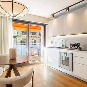 Property in Carre d'Or