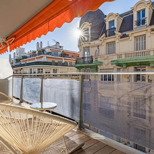 Property in Carre d'Or