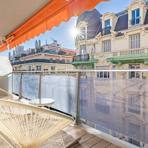 Property in Carre d'Or