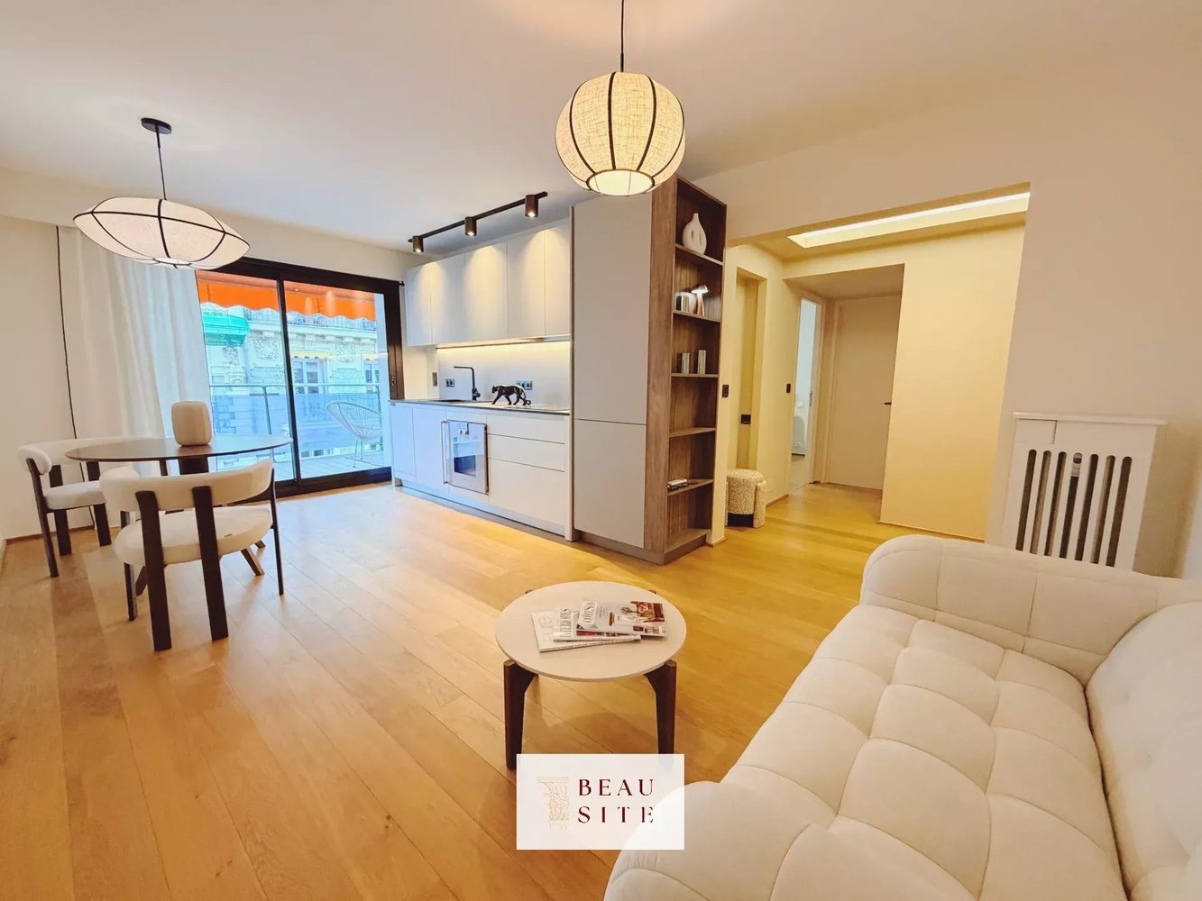 Property photo in Carre d'Or