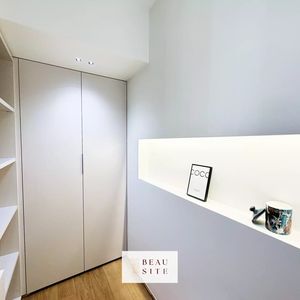 Property in Carre d'Or