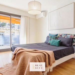 Property in Carre d'Or