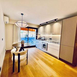 Property in Carre d'Or