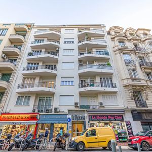 Property in Carre d'Or