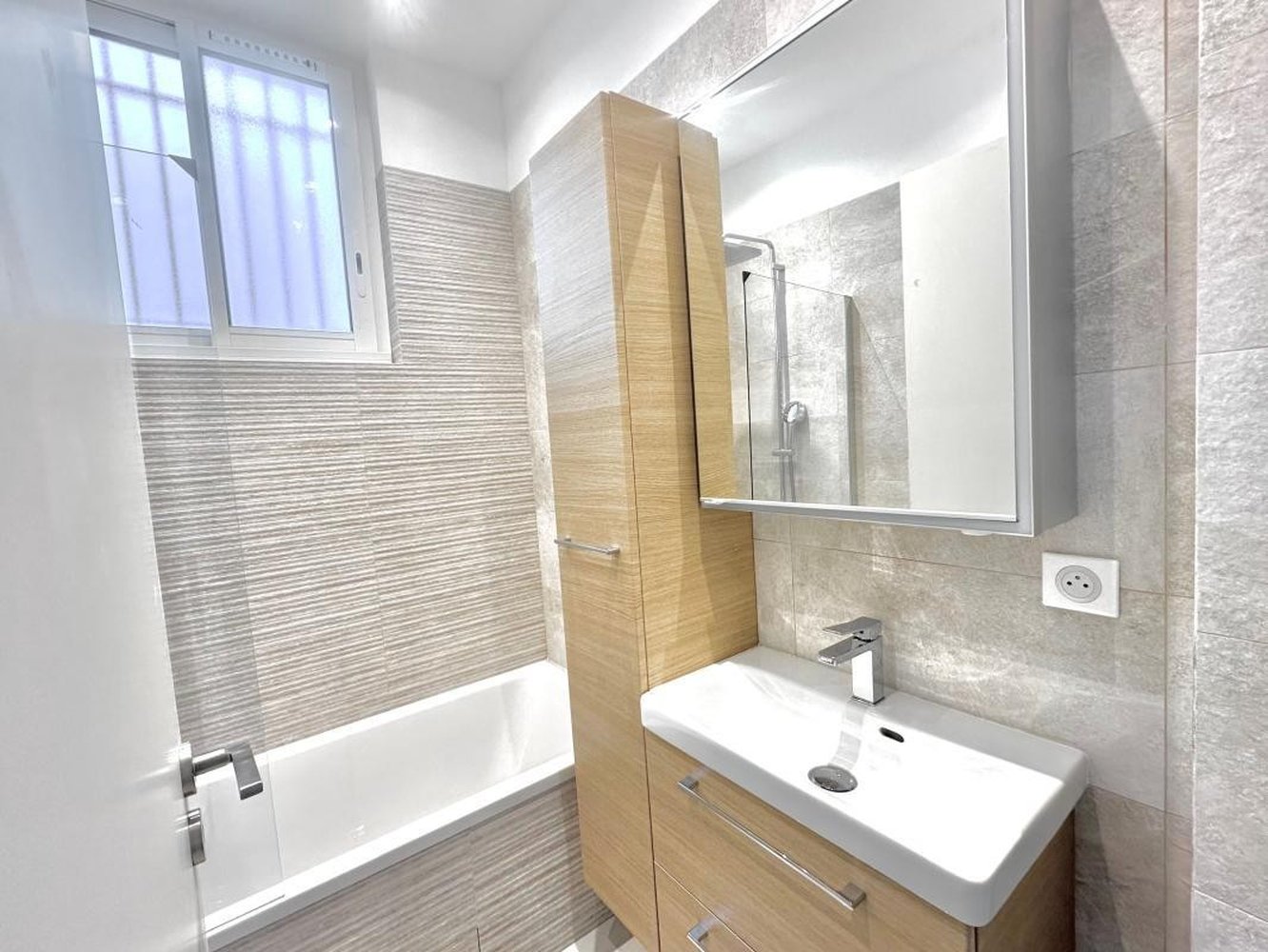 Property photo in Carre d'Or