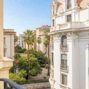 Property in Carre d'Or