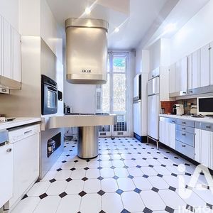 Property in Carre d'Or