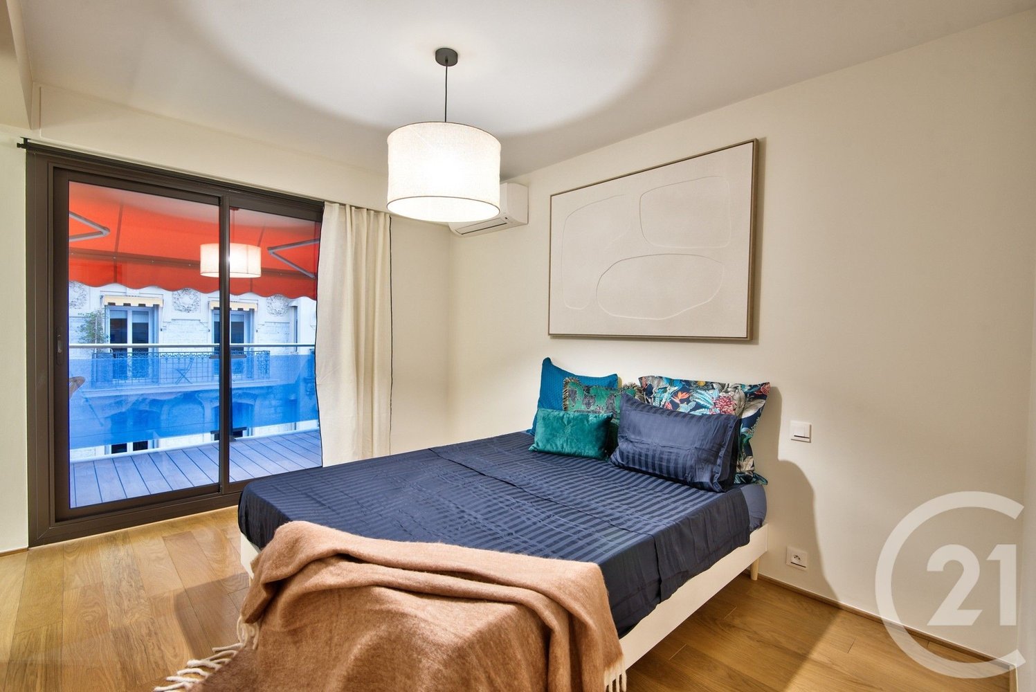 Property photo in Carre d'Or