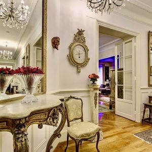 Property in Carre d'Or