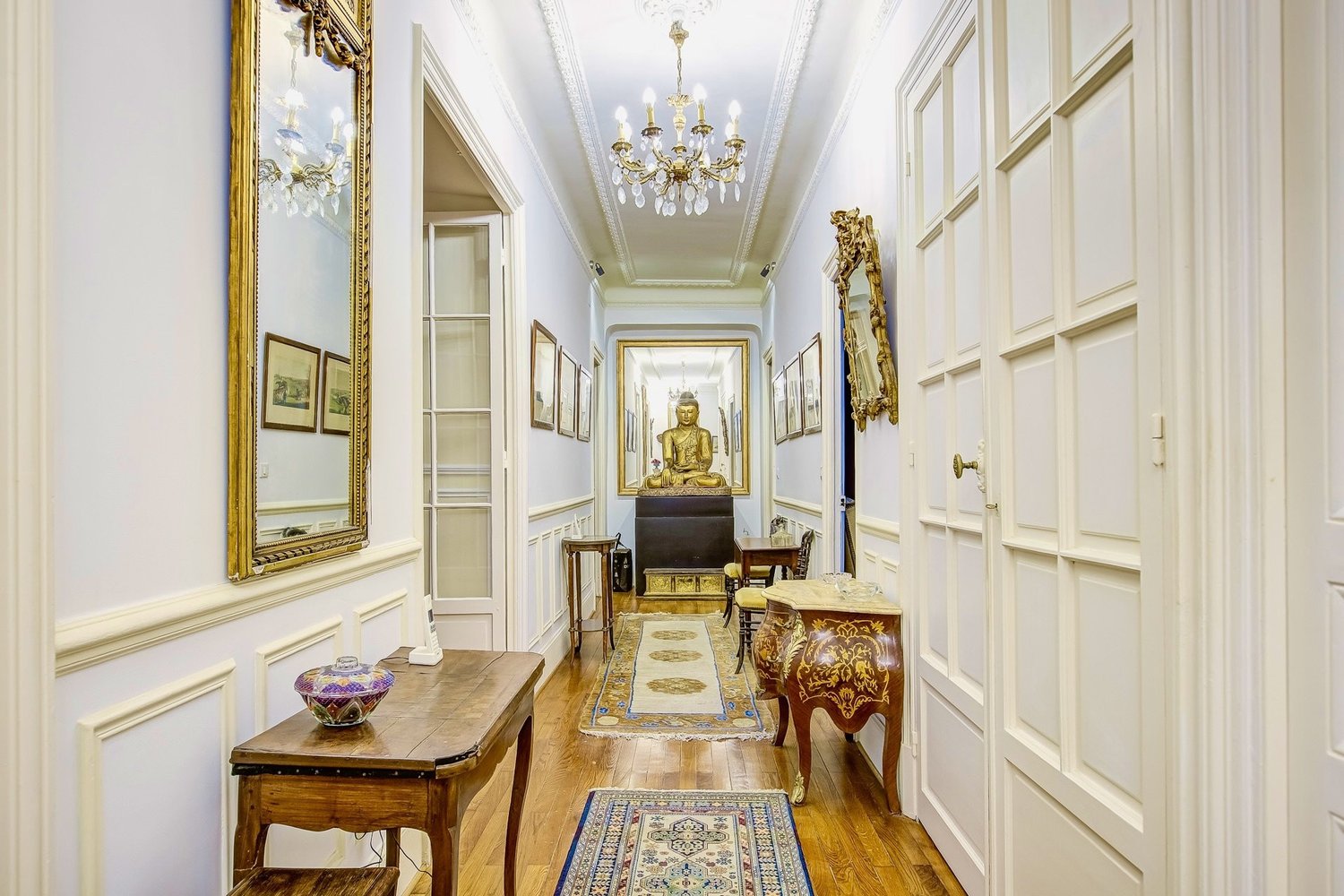 Property photo in Carre d'Or