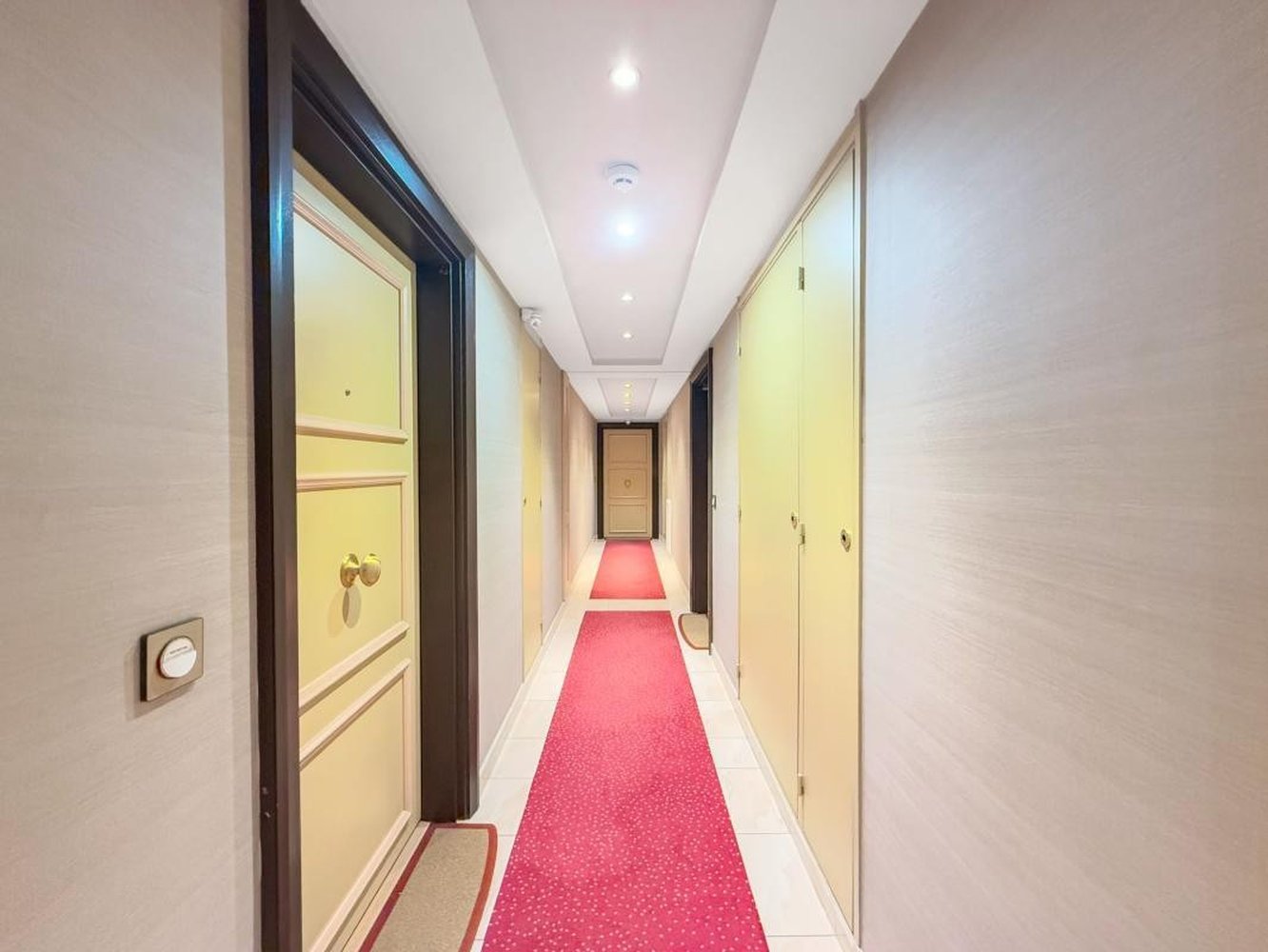 Property photo in Carre d'Or