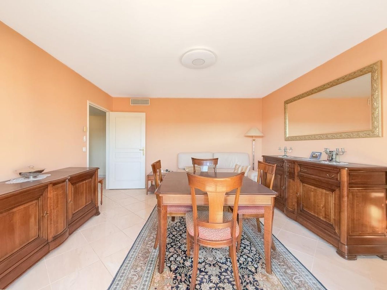 Property photo in Carre d'Or